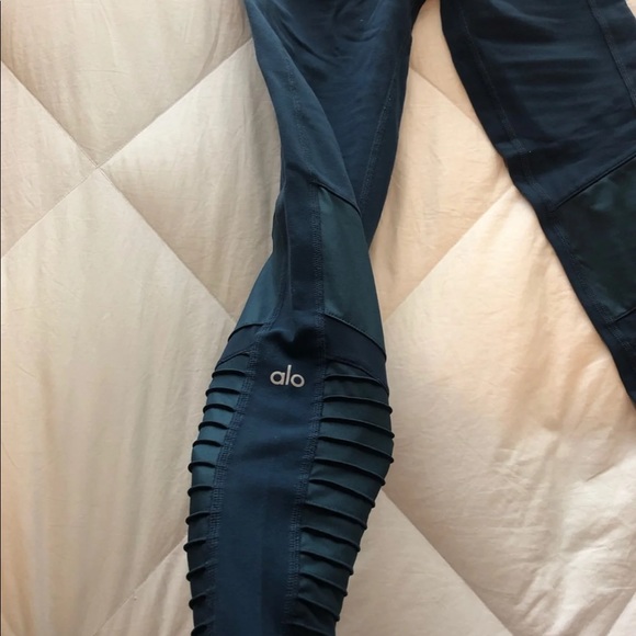 Alo yoga high waist moto leggings - Picture 4 of 4